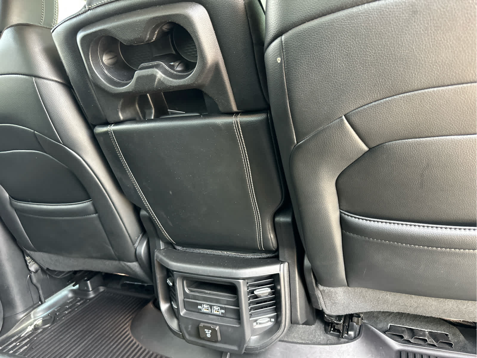 2022 RAM 1500 Laramie 4x4 Crew Cab 57 Box