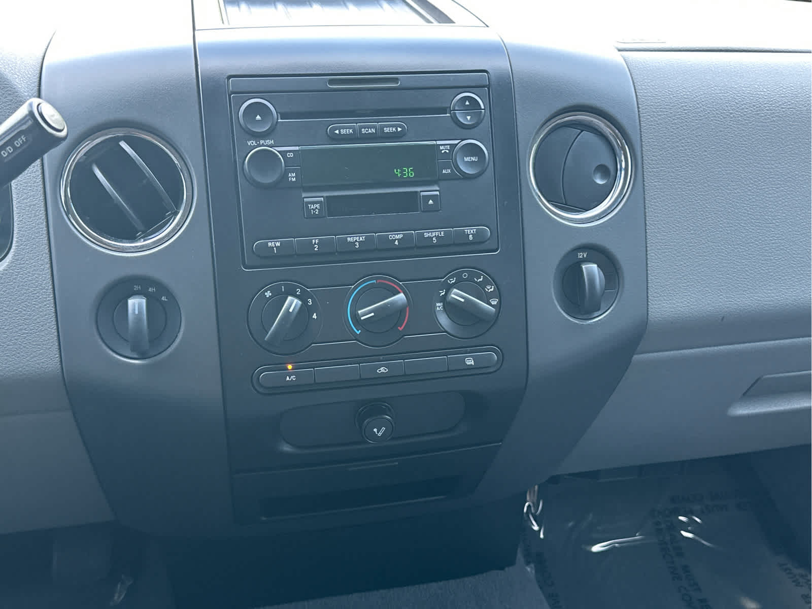 2005 Ford F-150 SuperCrew 139 XLT 4WD