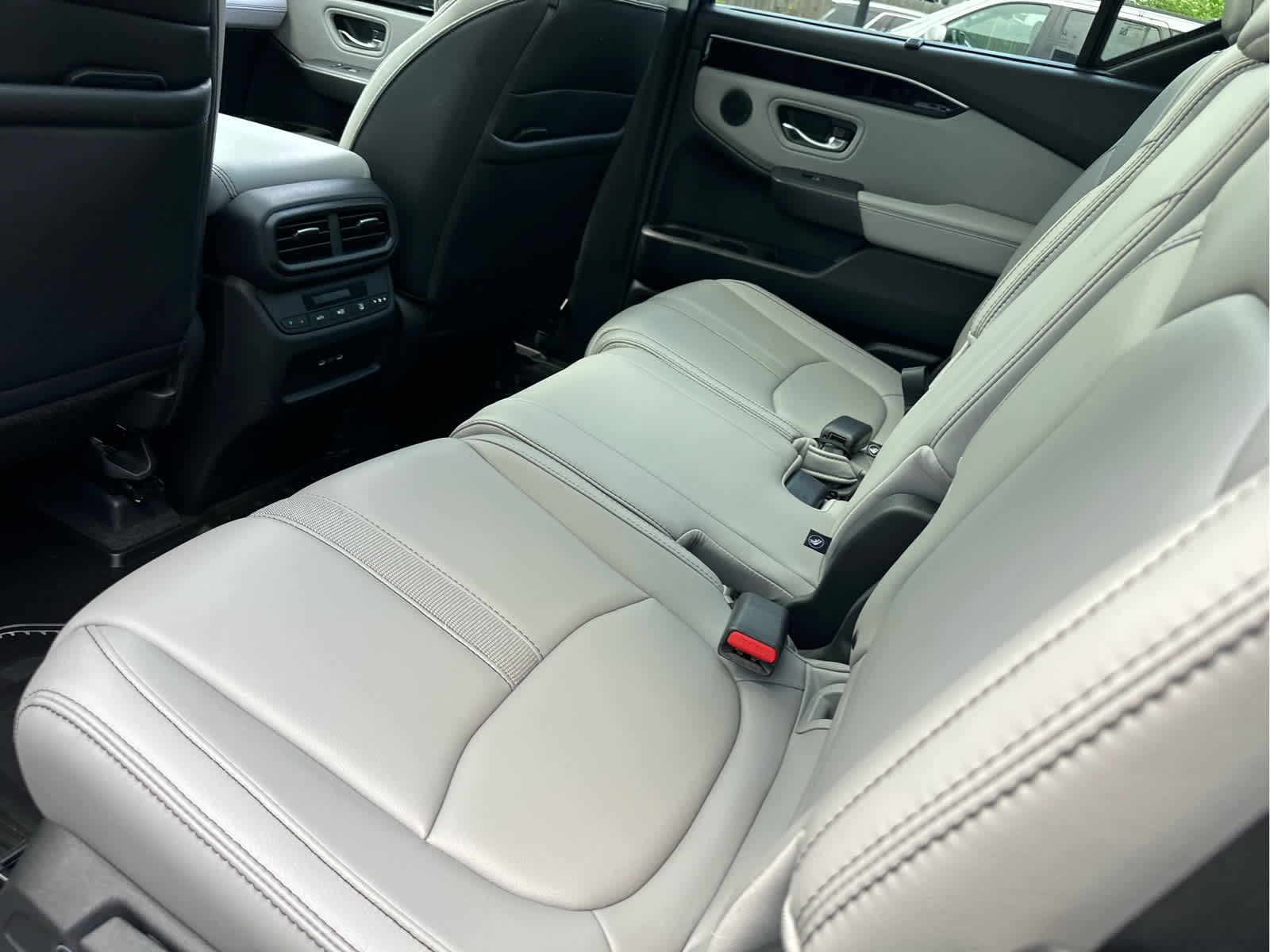 2025 Honda Pilot Touring AWD