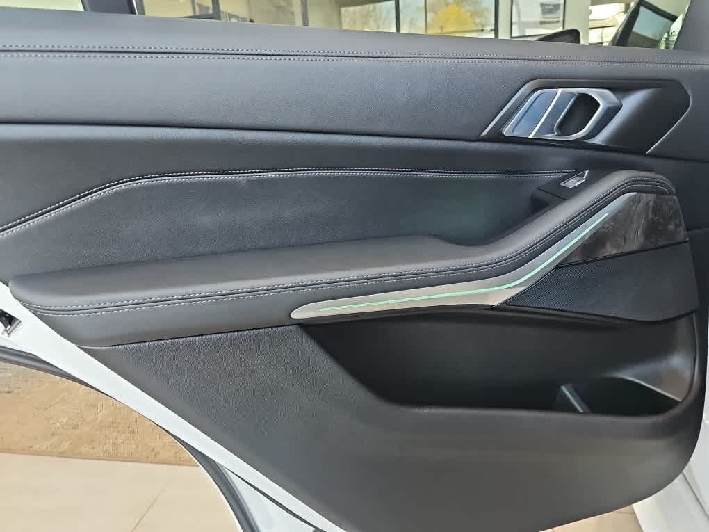 2024 BMW X7 xDrive40i Sports Activity Vehicle