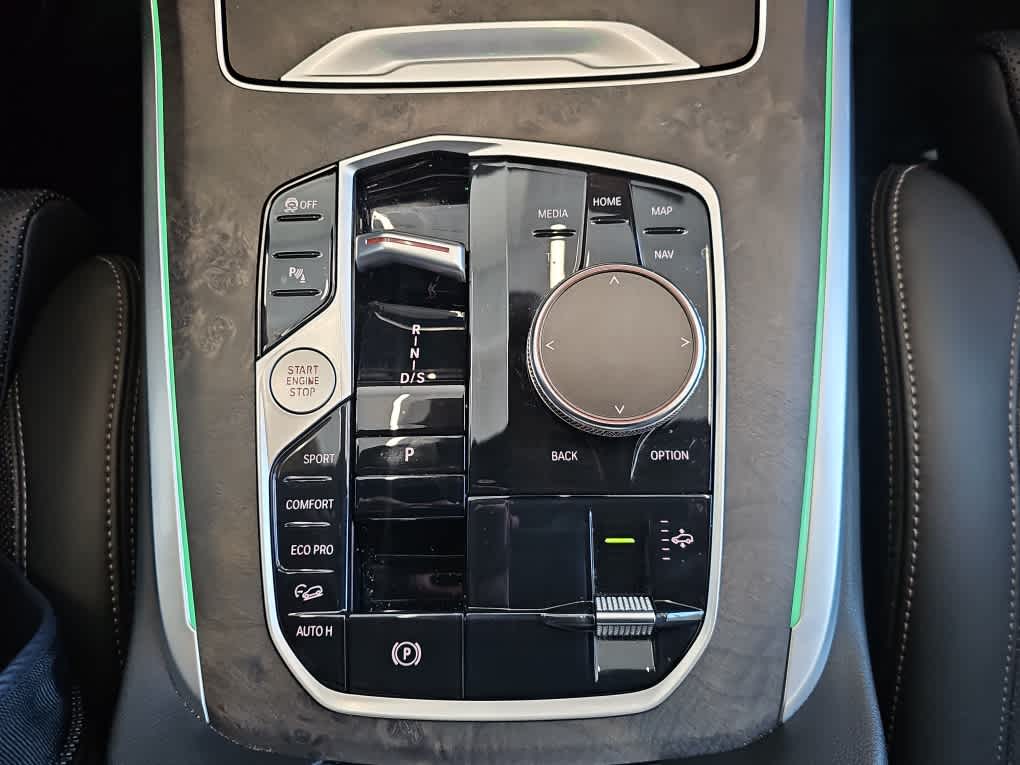 2024 BMW X7 xDrive40i Sports Activity Vehicle