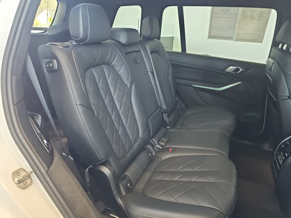 2024 BMW X7 xDrive40i Sports Activity Vehicle