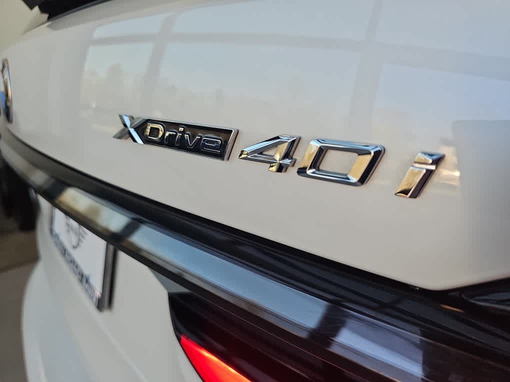 2024 BMW X7 xDrive40i Sports Activity Vehicle