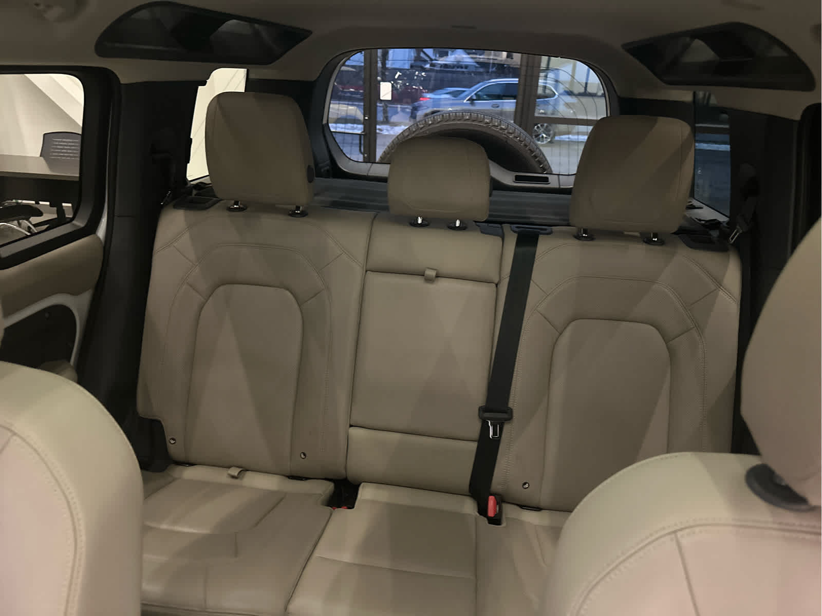 2024 Land Rover Defender 110 P300 S