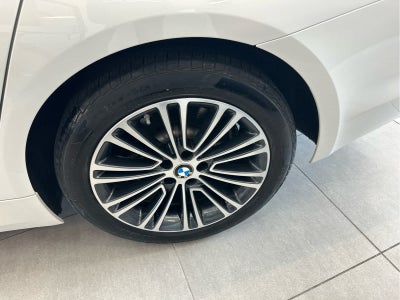 2019 BMW 5 Series 530i xDrive Sedan