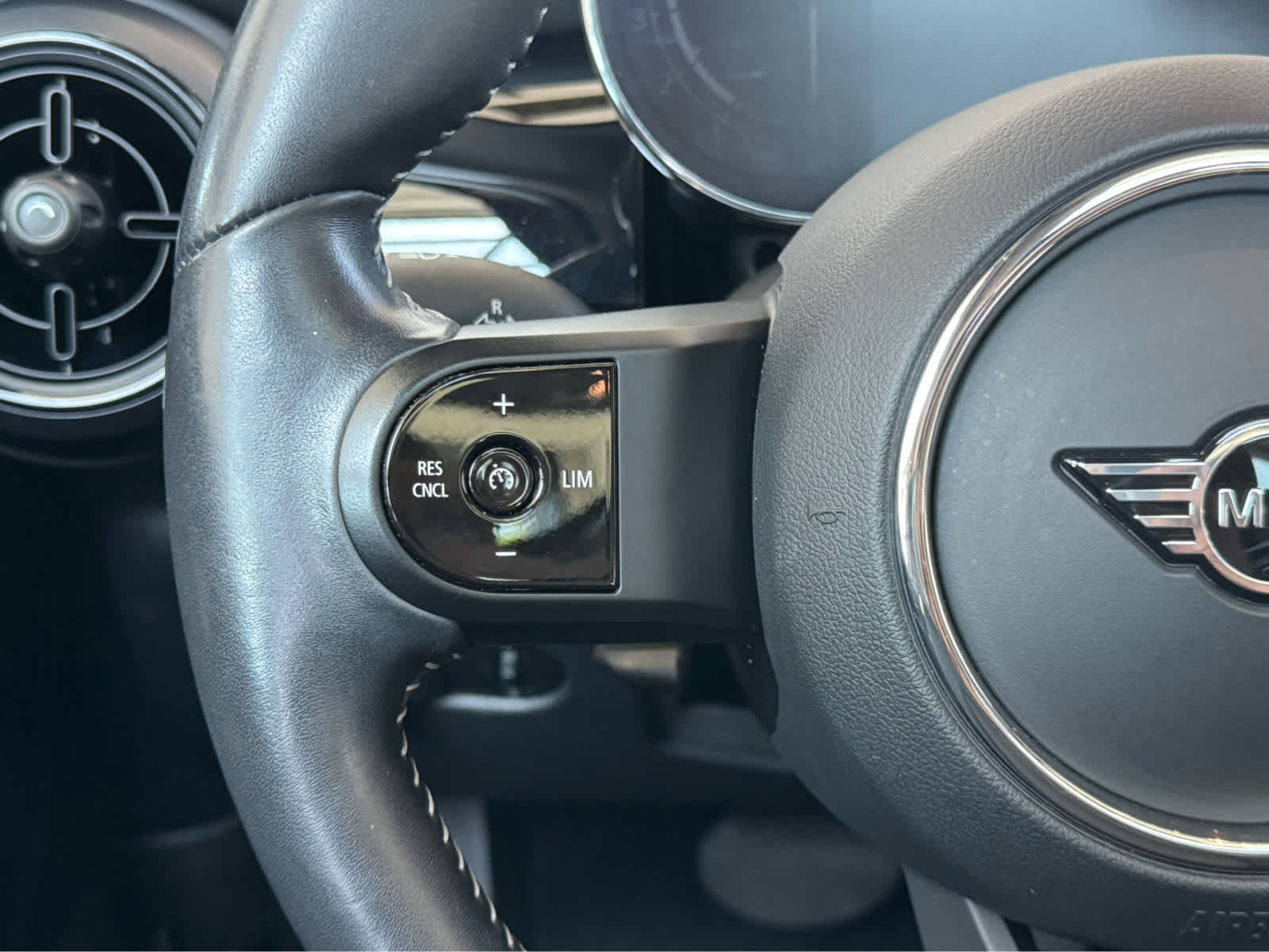 2024 MINI HARDTOP 4 DOOR Cooper FWD