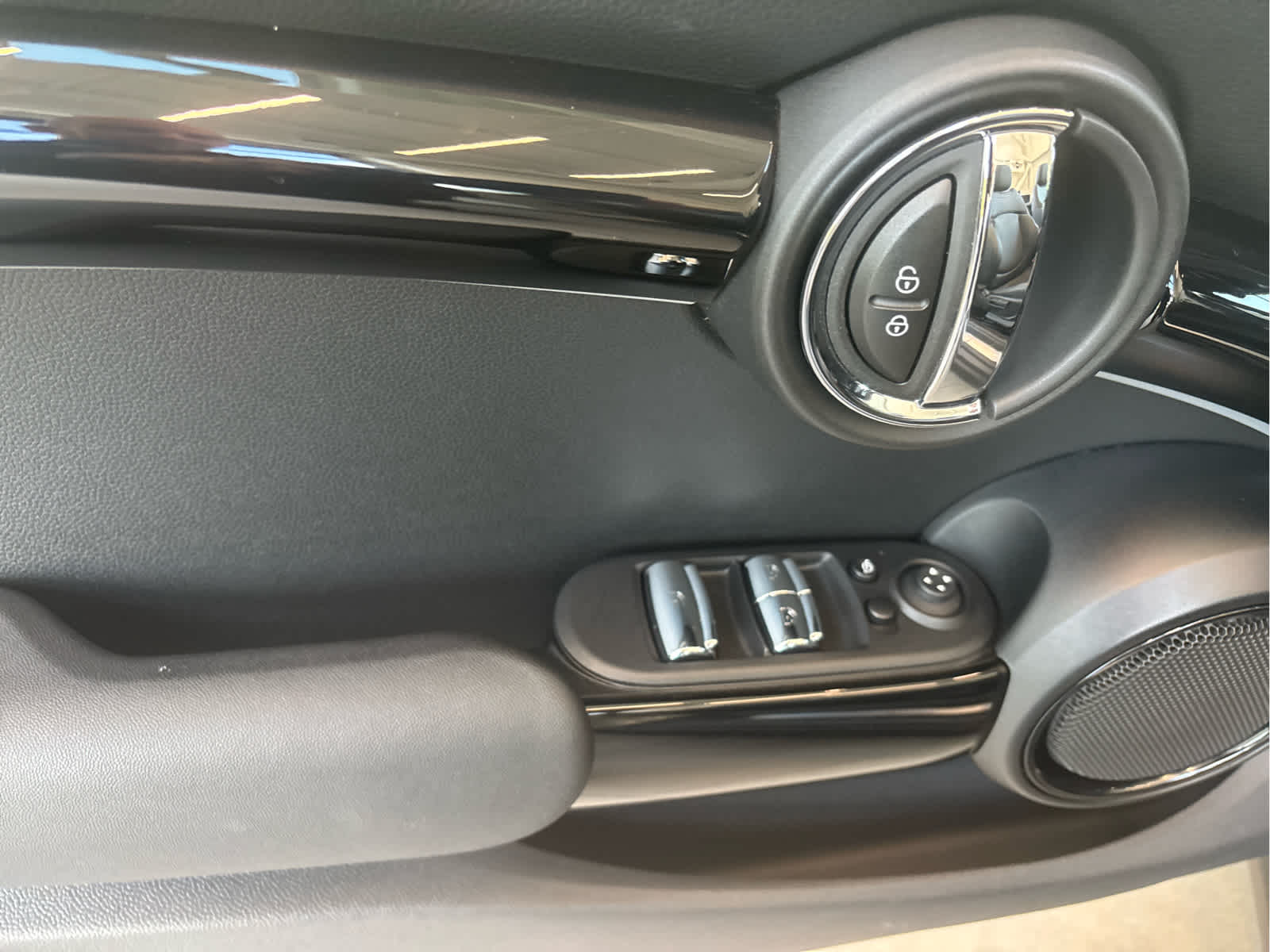 2024 MINI CONVERTIBLE SIGNATURE
