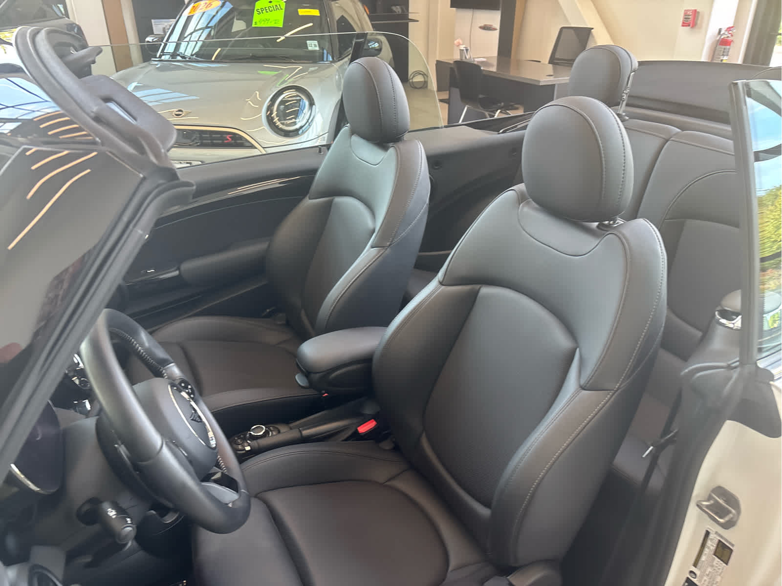 2024 MINI CONVERTIBLE SIGNATURE