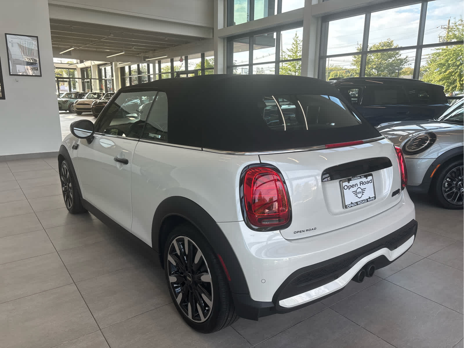 2024 MINI CONVERTIBLE SIGNATURE
