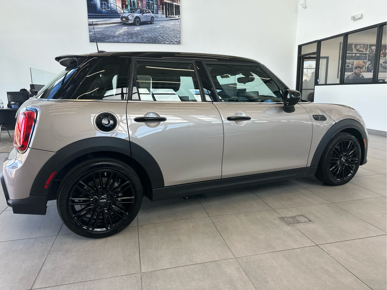 2022 MINI HARDTOP 4 DOOR ICONIC