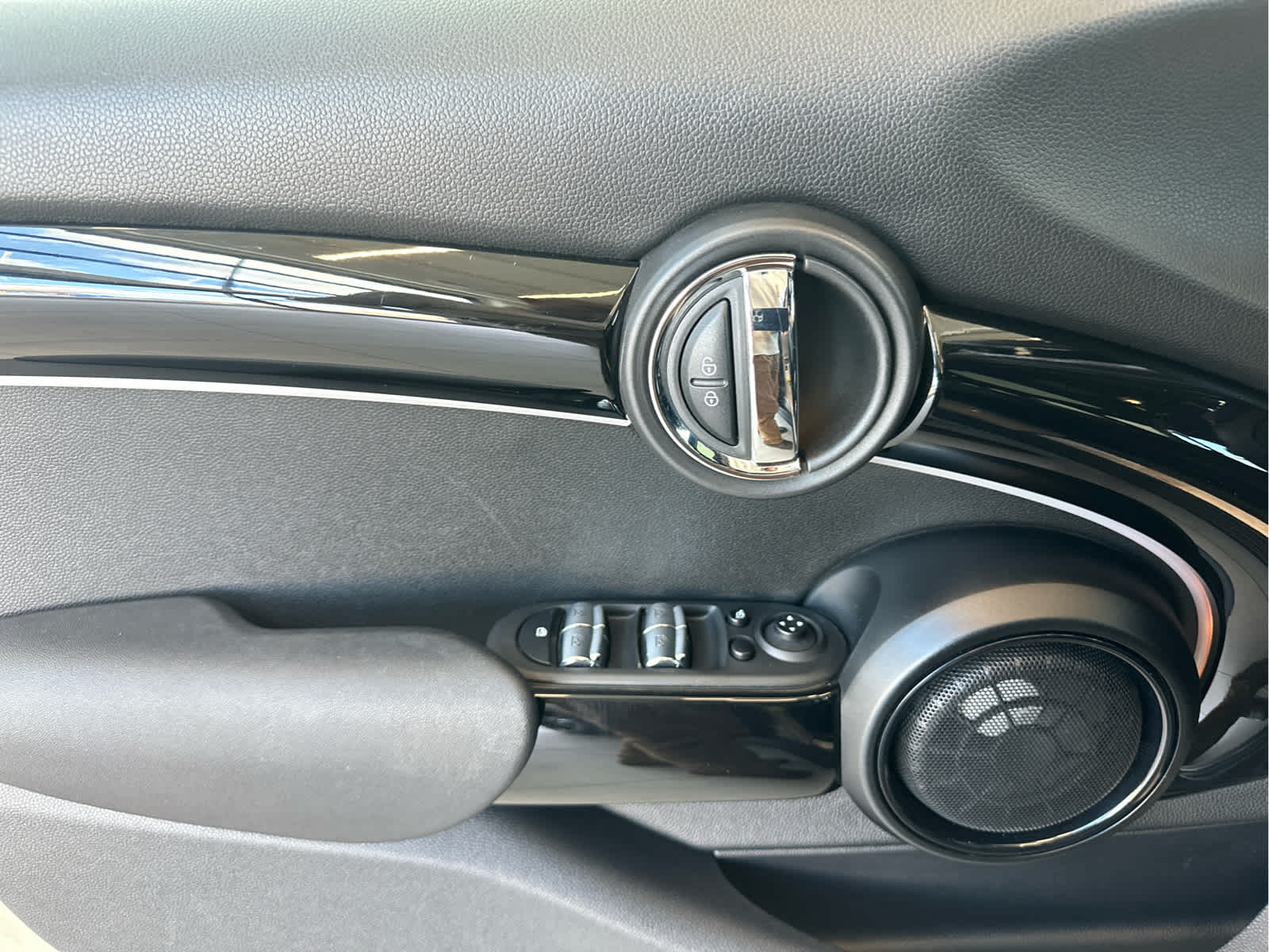 2022 MINI HARDTOP 4 DOOR ICONIC