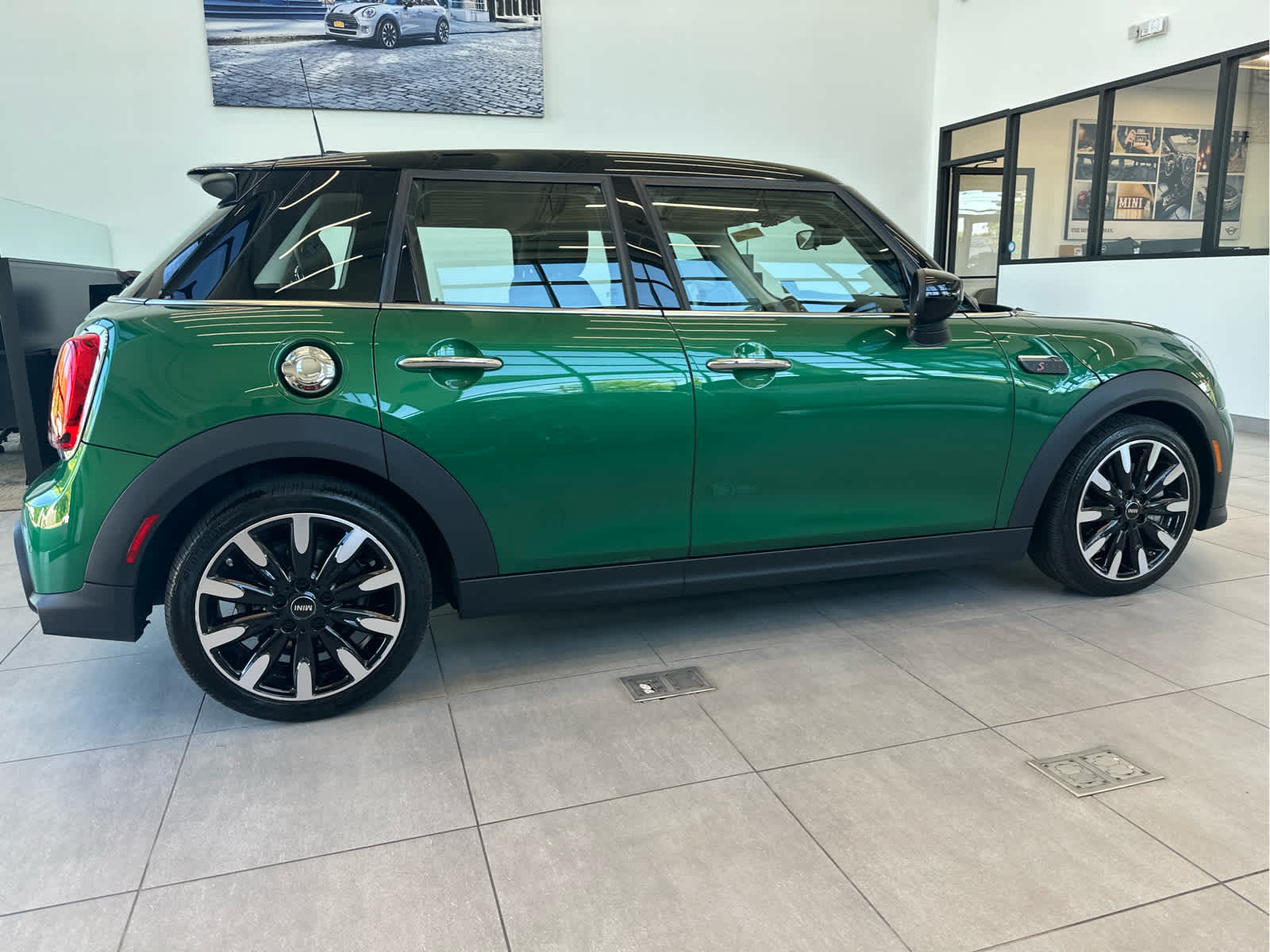 2022 MINI HARDTOP 4 DOOR Cooper S FWD