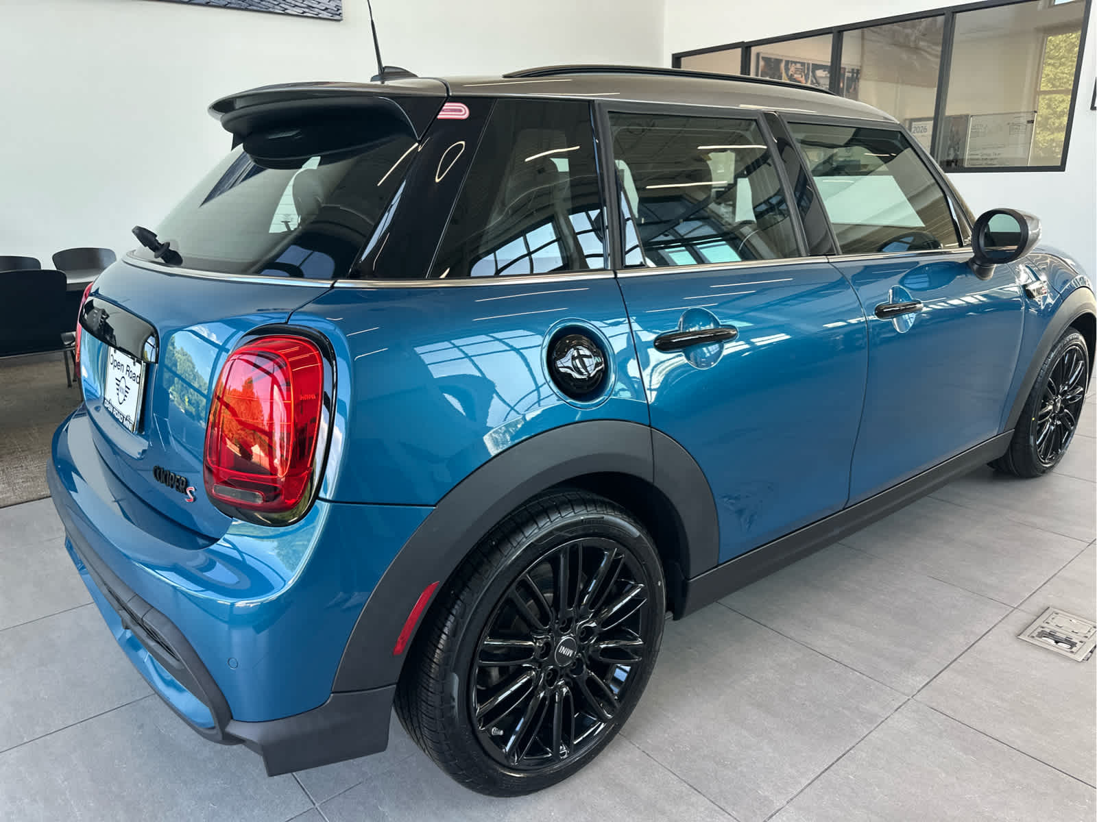 2023 MINI HARDTOP 4 DOOR Cooper S FWD