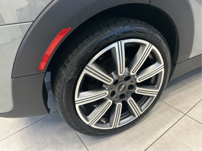 2023 MINI CLUBMAN ICONIC