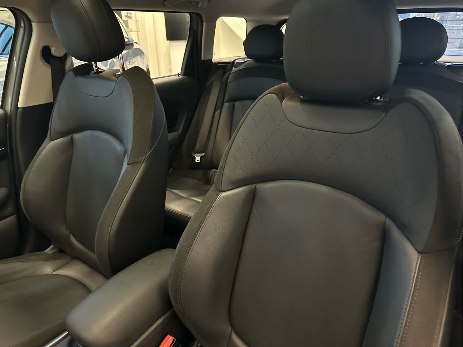 2023 MINI CLUBMAN ICONIC