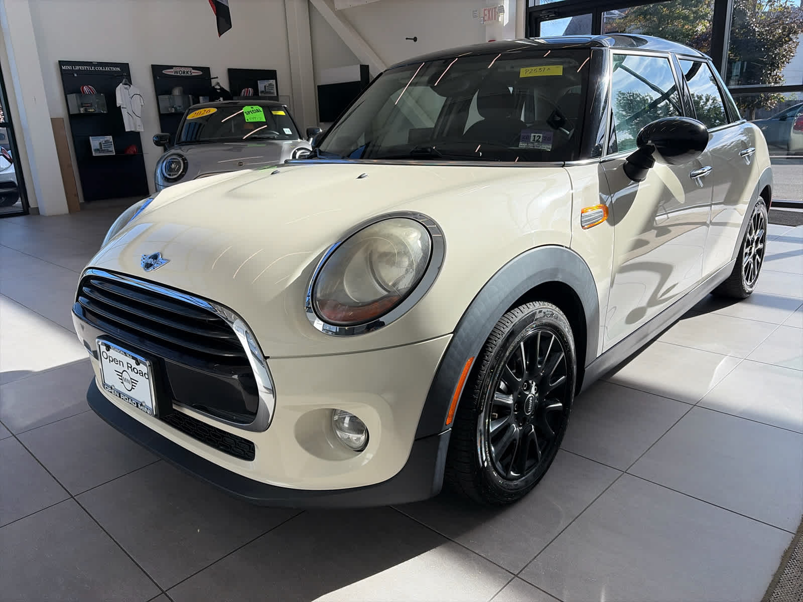2017 MINI HARDTOP 4 DOOR Cooper FWD