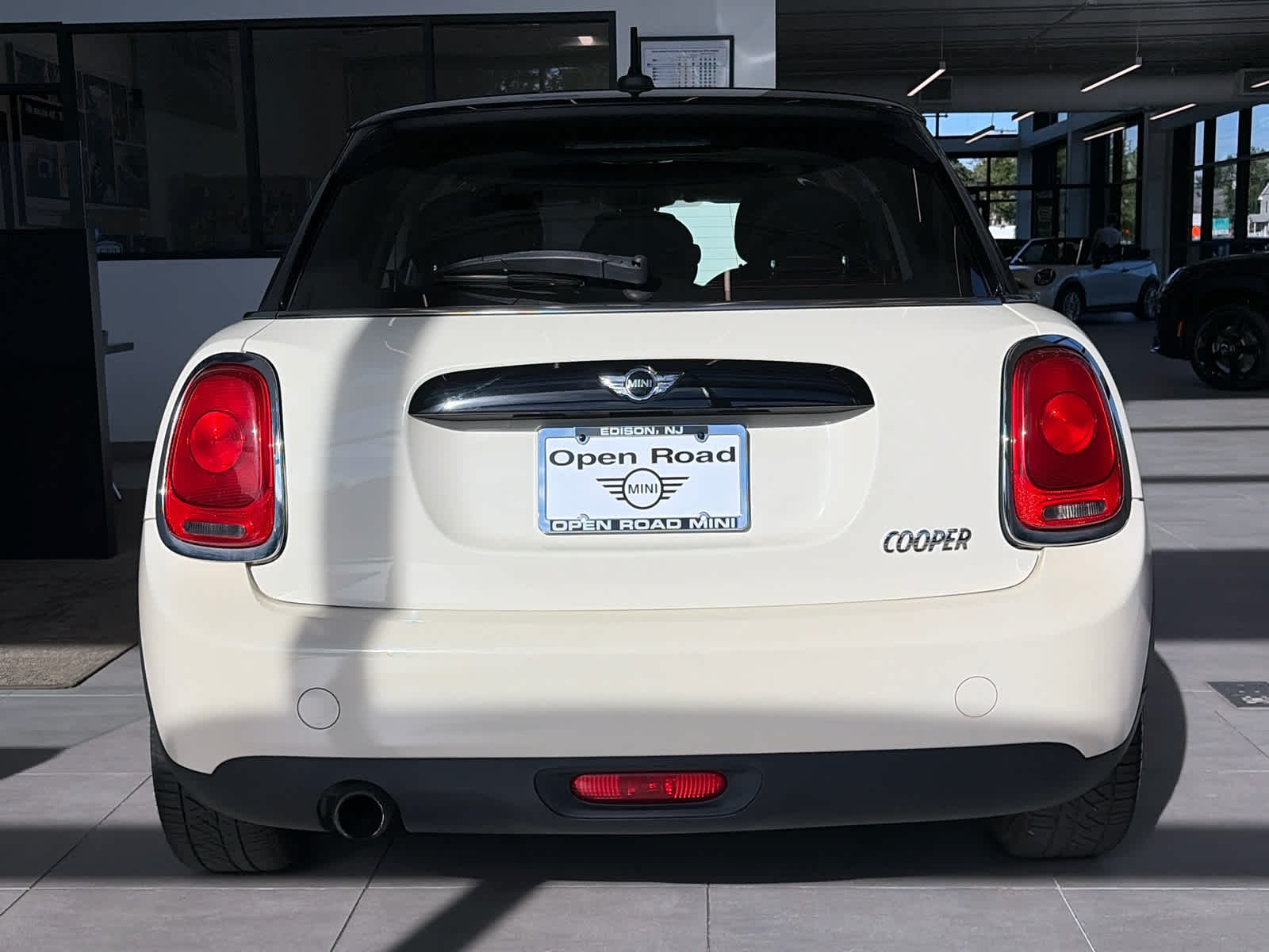 2017 MINI HARDTOP 4 DOOR Cooper FWD