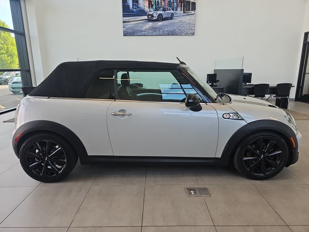 2014 MINI CONVERTIBLE 2dr S